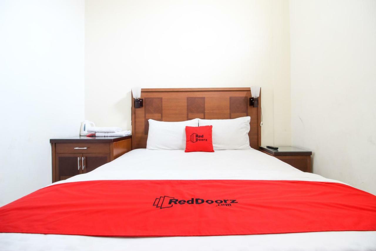 RedDoorz plus @ Tegal Panggung Yogyakarta Exterior foto